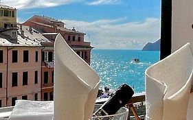 Piazza Grande Sea View Apartment